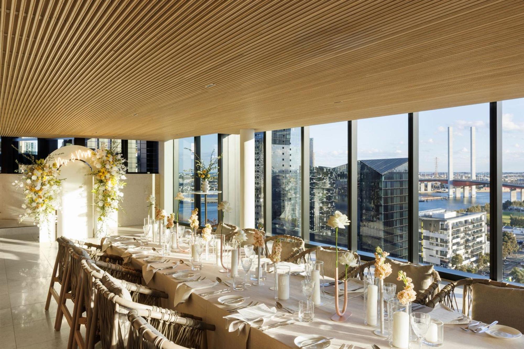 Melbourne Marriott Hotel Docklands Exterior foto The Skylight
